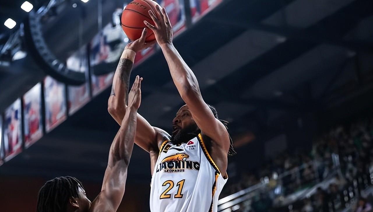 半岛体育课程-中国篮球联赛出现偏于外援的赛场现象