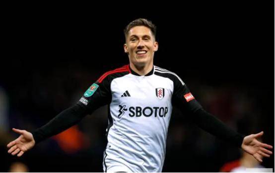 半岛体育网页版登录入口-包含奥萨苏纳主场逆转,连胜势头不减的词条