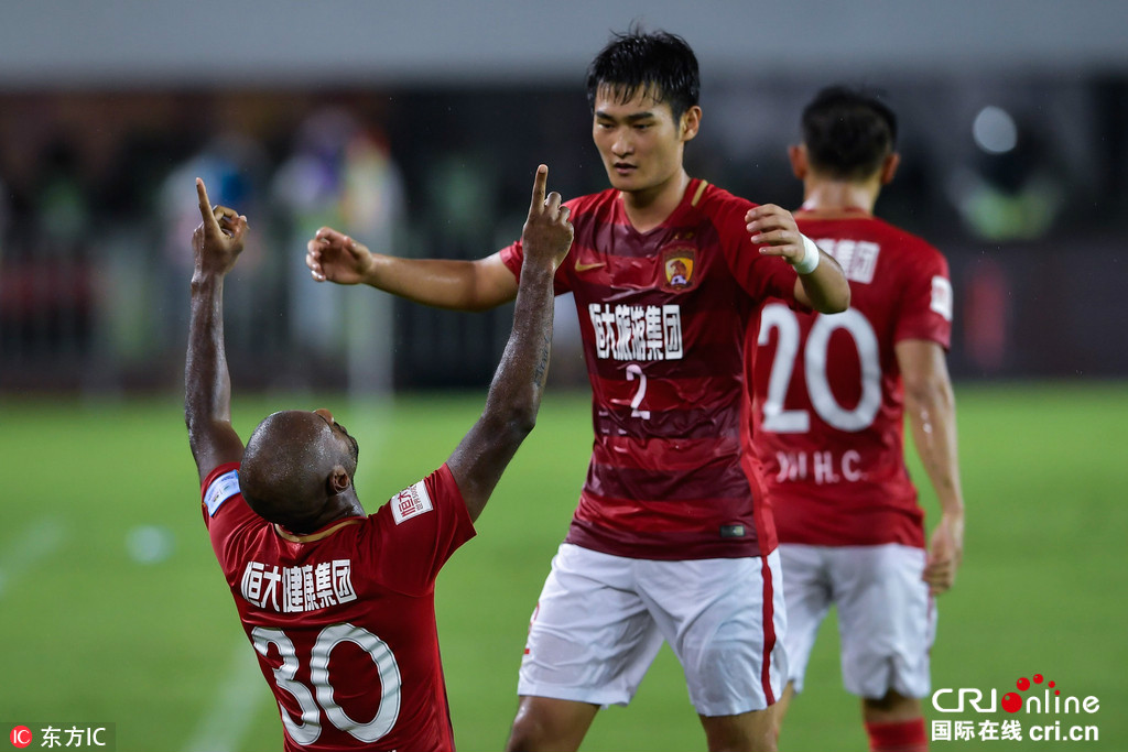 包含华南之争：恒大与富力争夺龙腾之位的词条