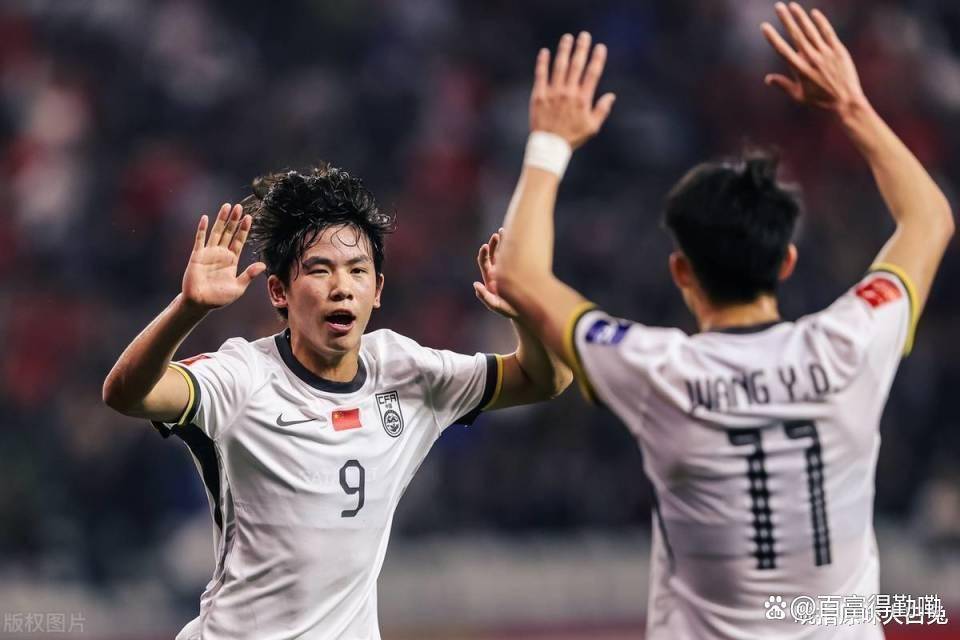 关于关键比赛时刻,球队士气高涨表现出色的信息 关于关键比赛时刻,球队士气高涨表现出色的信息