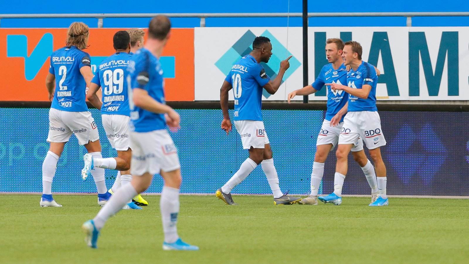 包含欧联杯战火升腾不息，德国联赛劲旅势不可挡的词条