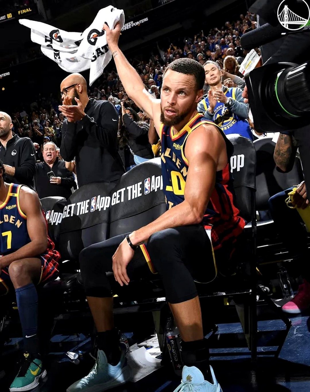 勇士三分雨再起，库里重返巅峰状态