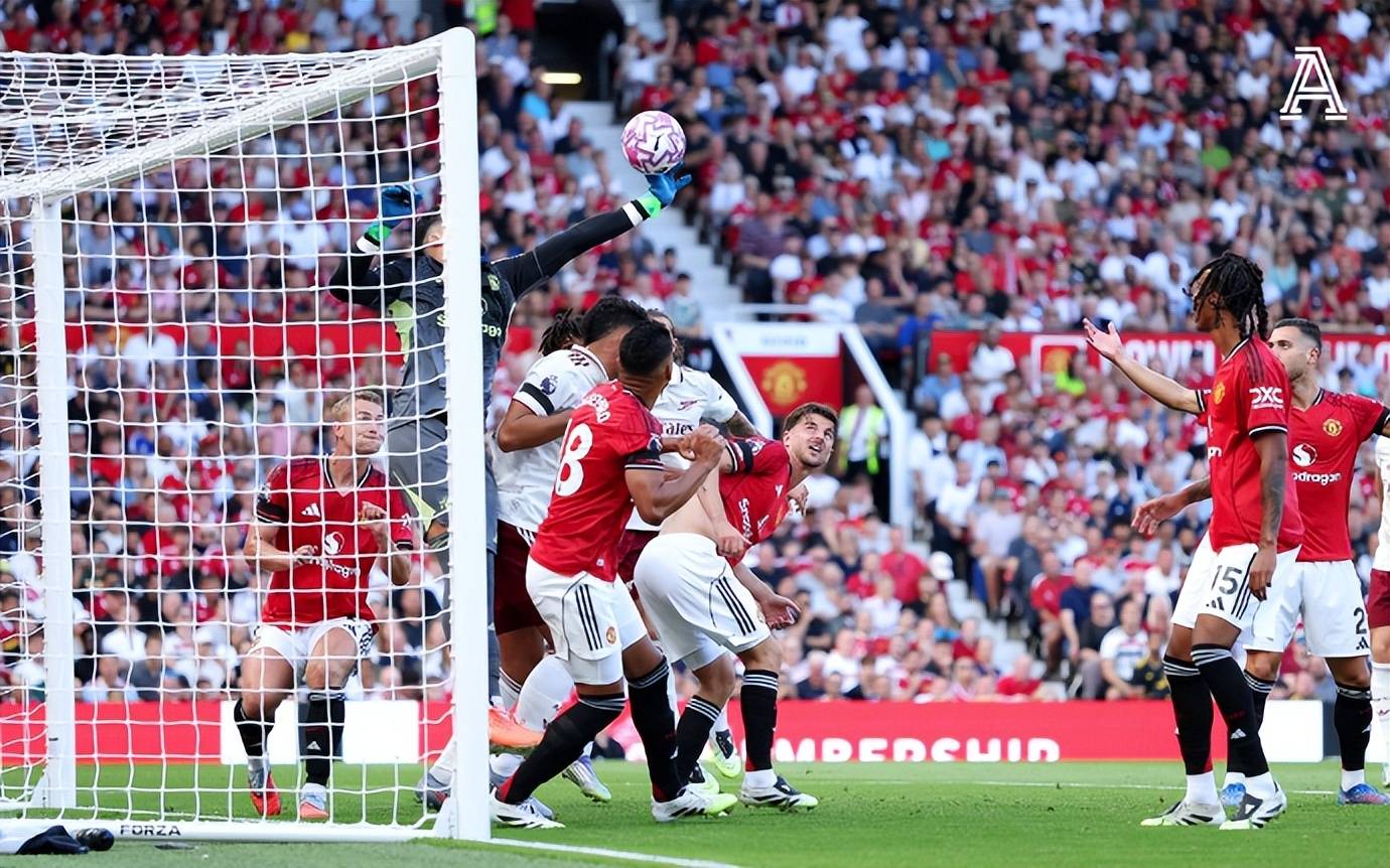 曼联前锋犹豫射门，球队遗憾失利