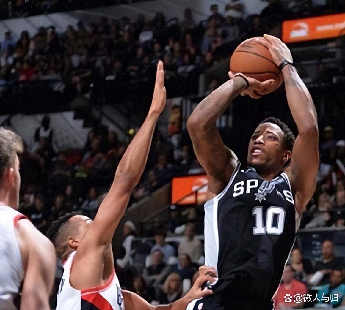 包含快船惨遭马刺逆转，失去常规赛榜首位置的词条