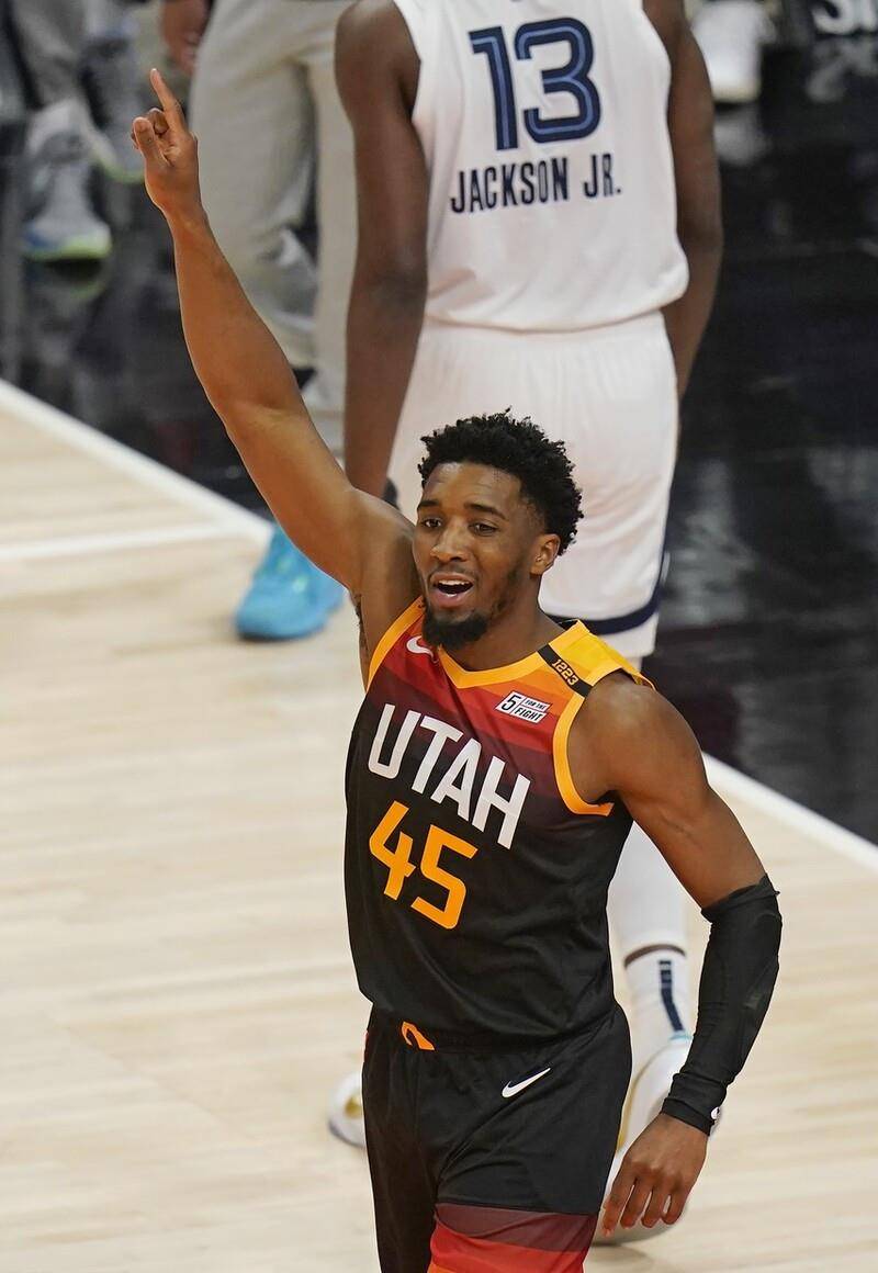 灰熊前锋连续砍分，荣膺最佳球员称号