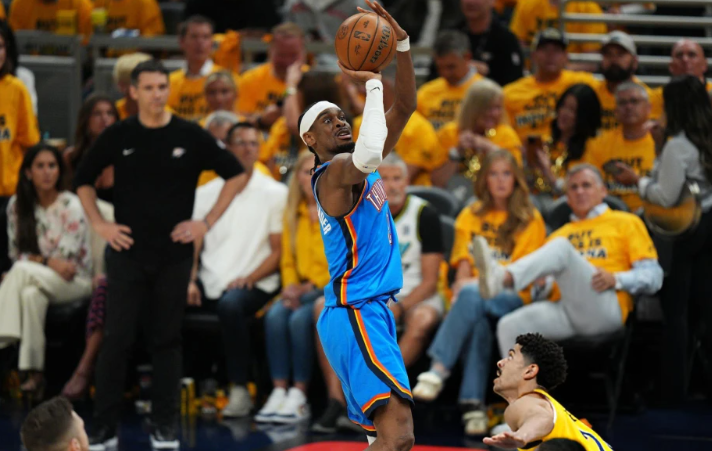 半岛体育电竞-客场作战压力山大，球队坚守防线