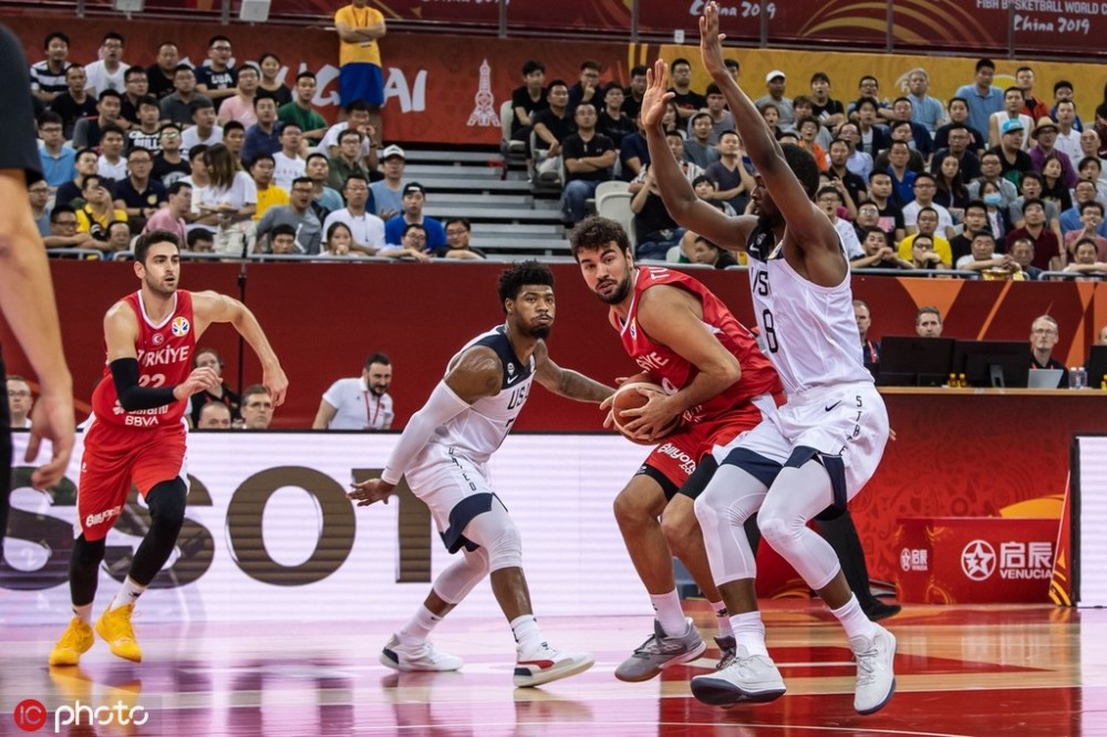 半岛体育官方入口-宿敌对决：俄罗斯队对阵美国队