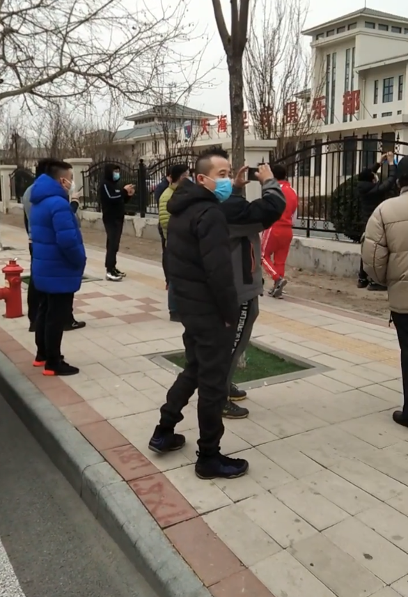 竞技场馆迎来贵州队主场比赛,球迷期待高潮的简单介绍 竞技场馆迎来贵州队主场比赛,球迷期待高潮的简单介绍