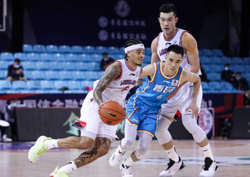 半岛体育官网入口-纷争不断，顶级球队胜负难料的简单介绍