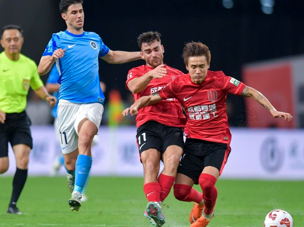 纷争不断，顶级球队胜负难料的简单介绍