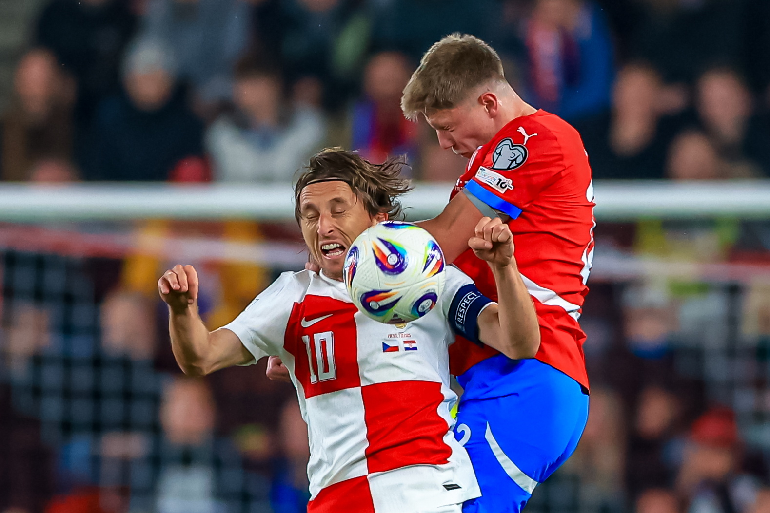 半岛体育视频-瑞典全力抗衡克罗地亚，两队大比分打平晋级的简单介绍